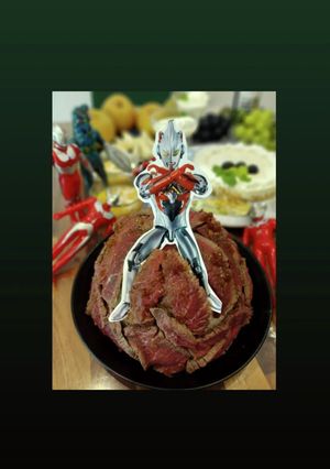 ウルトラマンお肉ケーキ-レシピのメイン写真