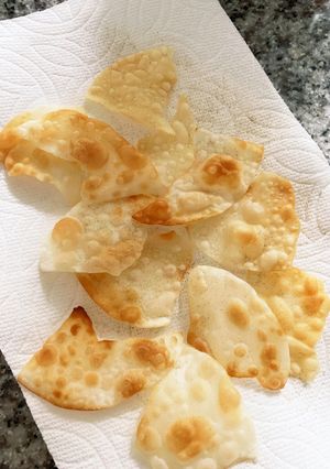 餃子(春巻き)の皮でカリカリチップス-レシピのメイン写真