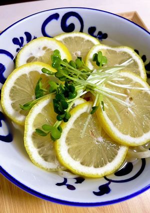 沖縄で食べた冷やしレモンそば-レシピのメイン写真