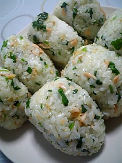 鮭フレークとサラダほうれん草のまぜご飯-レシピのメイン写真