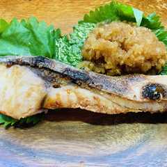 รูปของ はまち切り身の塩焼き！！