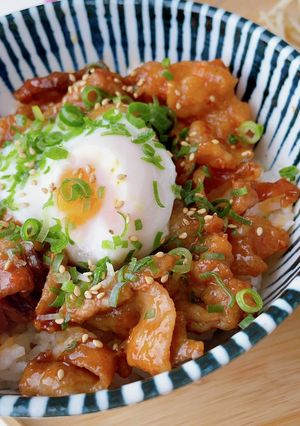 韓国風ピリ辛豚丼-レシピのメイン写真