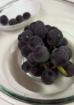 『酢水洗い』- 皮ごと食べる果物に♪-レシピのメイン写真