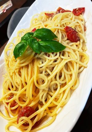 バジルソースからのカプレーゼからのパスタ-レシピのメイン写真