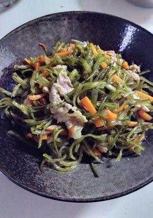 豚バラと茎わかめの煮物-レシピのメイン写真