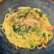 ほうれん草とベーコンの燻製チーズパスタ