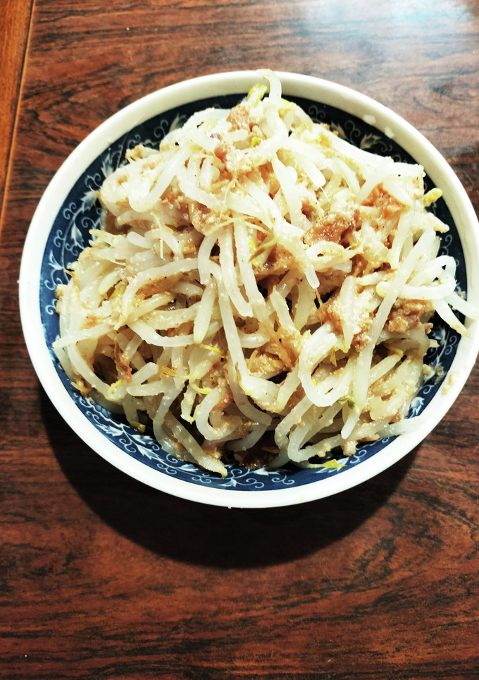 茹でもやしの潰れ梅肉胡麻和え-レシピのメイン写真