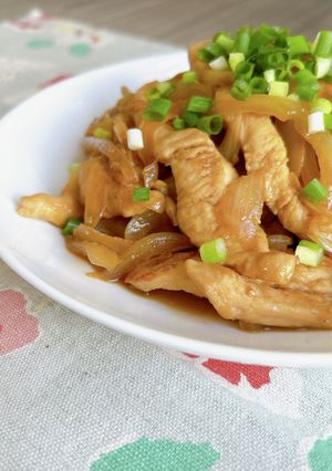 簡単節約☆玉葱かさ増し！鶏胸肉の生姜焼き-レシピのメイン写真