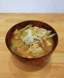 キャベツとツナコーン缶のかんたん味噌汁