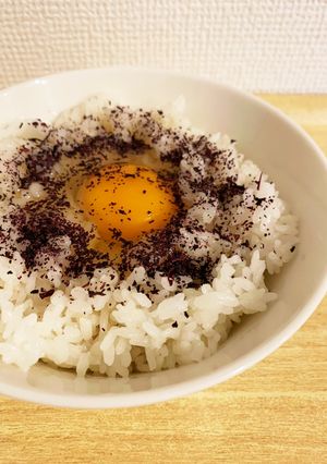ゆかりとごま油で＊卵かけご飯-レシピのメイン写真