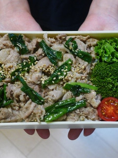 レンジで簡単♪ごま油香る★豚にら丼弁当-レシピのメイン写真