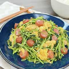 A picture of 味付け２つ★豆苗とウインナーの中華卵炒め.