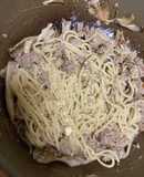 舞茸と自家製ソーセージのクリームパスタ