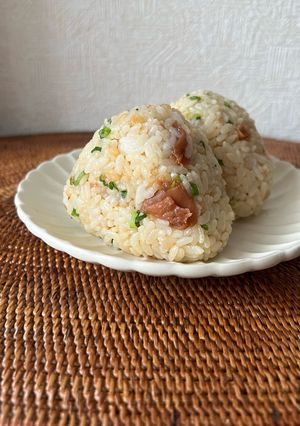 梅揚げ玉おにぎり◎-レシピのメイン写真
