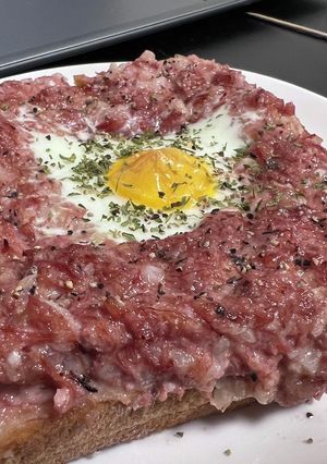 悪魔の夜食コンビーフオープンサンド-レシピのメイン写真