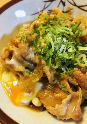 シンプル具材で作る●豚玉子丼-レシピのメイン写真