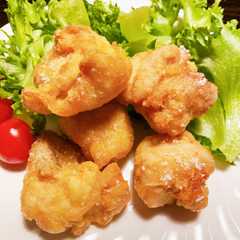 รูปของ ふわふわジューシー。コロコロで丸い唐揚げ