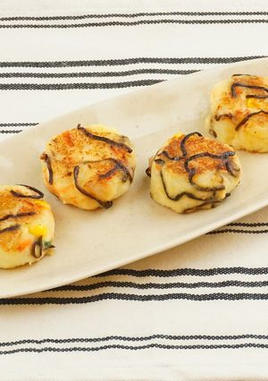 塩こんぶでポテサラ焼きだんご-レシピのメイン写真
