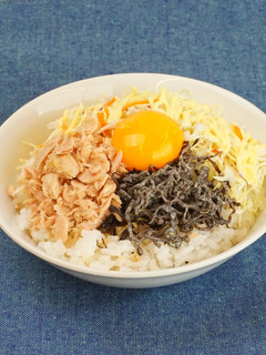 ツナ缶と塩こんぶでユッケ丼-レシピのメイン写真