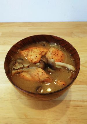 銀鮭ときのこのかんたん味噌汁-レシピのメイン写真