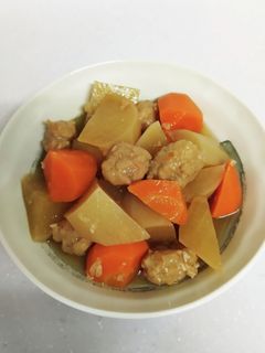 大根・にんじんとすり身団子の醬油麹煮物-レシピのメイン写真