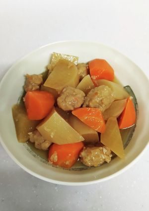 大根・にんじんとすり身団子の醬油麹煮物-レシピのメイン写真