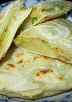 巨大おやき？葱だけで簡単おうす（薄焼き）-レシピのメイン写真