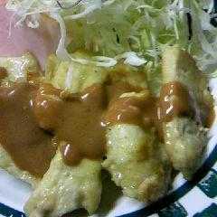 รูปของ 鶏むね肉のソテー（カレー風味）　