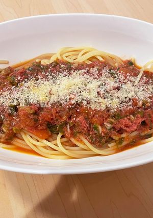 コンビーフとセロリの葉のトマトパスタ!-レシピのメイン写真