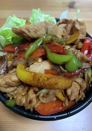 10分で完成♪ 3色ピーマンのピリ辛豚丼-レシピのメイン写真