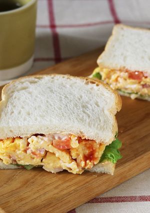 半熟ふわふわトマトベーコンオムレツサンド-レシピのメイン写真