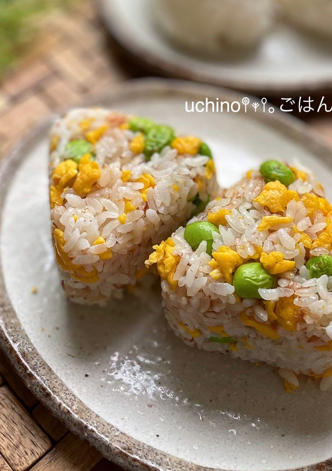 枝豆の炒り卵のおかかおにぎり-レシピのメイン写真