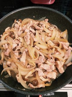 ※豚ロース 玉葱 しめじ の炒め物-レシピのメイン写真