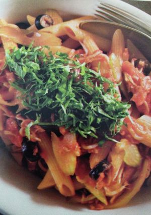セロリとオリーブのトマトソースペンネ-レシピのメイン写真
