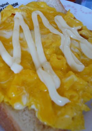 朝ごパンの定番　卵のっけトースト-レシピのメイン写真