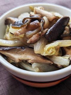 白菜と椎茸の塩昆布炒め-レシピのメイン写真