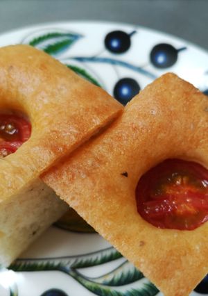 プチトマトフォカッチャ-レシピのメイン写真