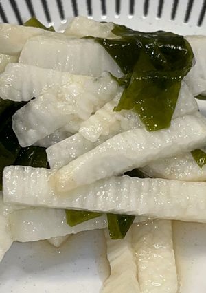 長いもとわかめの酢の物-レシピのメイン写真