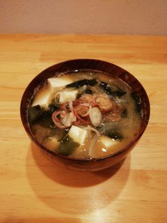 みょうが香る豆腐とわかめの味噌汁-レシピのメイン写真