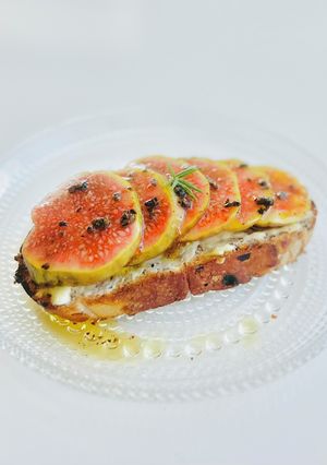 見目麗しい♪【無花果のタルティーヌ】-レシピのメイン写真