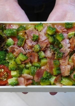 レンジでゴーヤとベーコンのにんにく丼弁当-レシピのメイン写真
