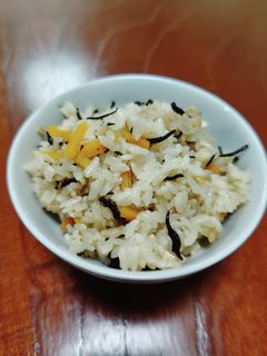 芽ひじきと梅の炊き込みご飯-レシピのメイン写真