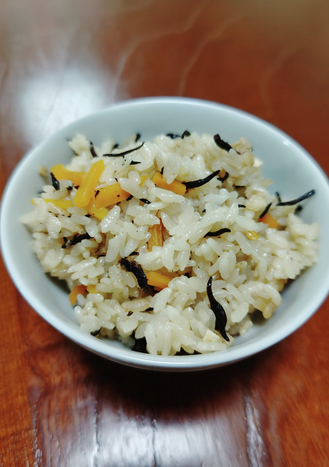 芽ひじきと梅の炊き込みご飯-レシピのメイン写真