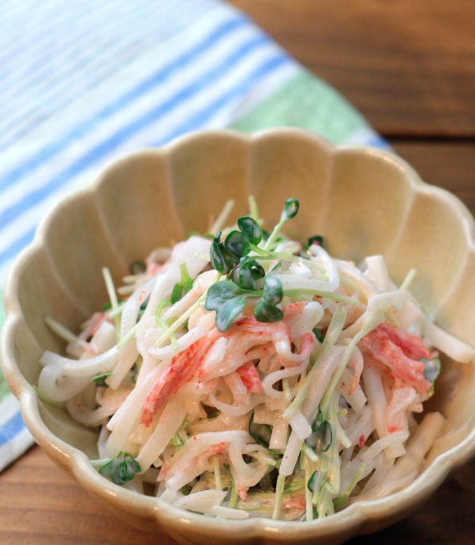 鶏ガラマヨ味☆大根とカニカマのサラダ by ぐるまん食堂