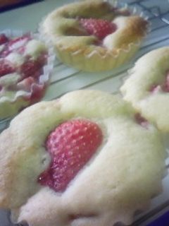 イチゴたっぷりミニケーキ-レシピのメイン写真