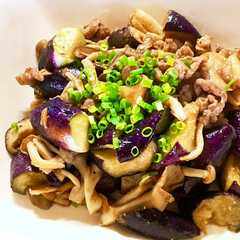 รูปของ 牛肉と茄子とキノコのオイスター炒め