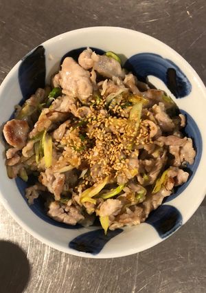 手が止まらない！！豚ネギ塩丼-レシピのメイン写真