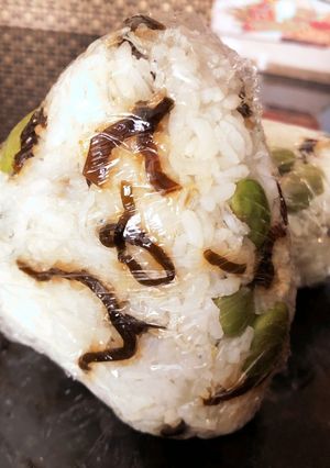枝豆•じゃこ•塩昆布のおにぎり-レシピのメイン写真