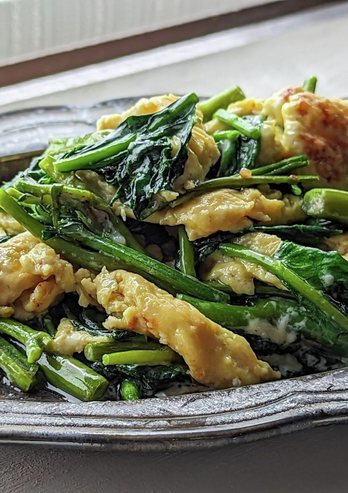 空芯菜とふわふわ玉子のガリマヨ炒め-レシピのメイン写真