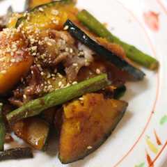 A picture of 豚とかぼちゃの和風カレー炒め.